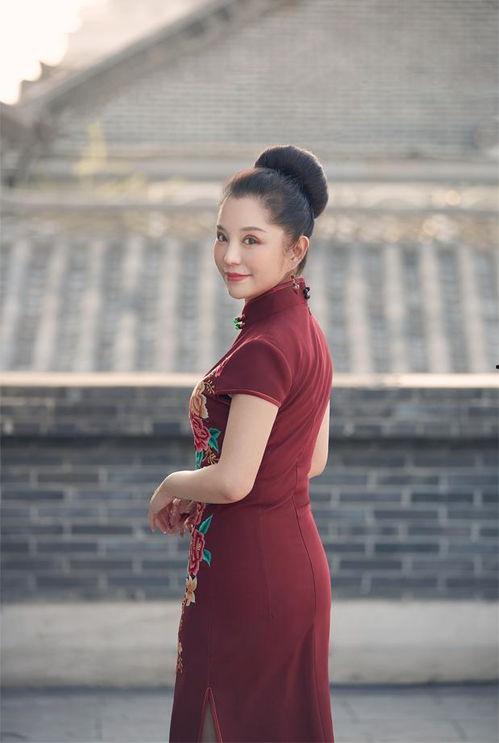 成人女国风旗袍视频,旗袍之美，穿越时光的视觉盛宴