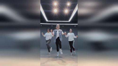 戴墨镜成人舞蹈视频教学,成人舞蹈视频教学新风尚