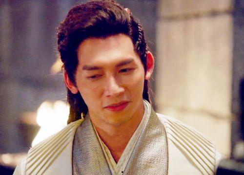 唐三变成人的视频,从少年到英雄的华丽转身